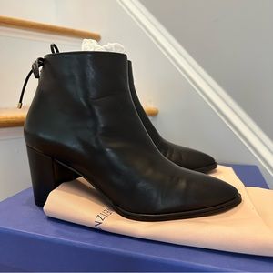 stuart weitzman gardiner ankle bootie 5M